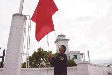 一家四代守灯塔，航标世家的“百年孤独”