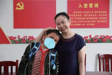 “母爱”点亮世界！万名爱心妈妈结对关爱留守儿童0