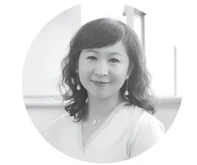 爱上大我十岁的女生，要继续追求吗