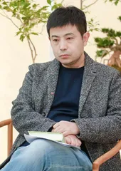 诗歌批评浓郁紧张的氛围，有助于激发写作和解读的新向度