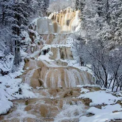 山水出黄龙 波纹落钙华1