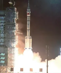 航天员边“养鱼”边做太空实验？