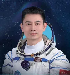 航天员边“养鱼”边做太空实验?1