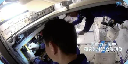航天员边“养鱼”边做太空实验?10