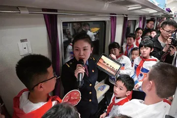 “争做新时代好队员”少先队员与载人航天面对面活动在中国酒泉卫星发射中心圆满举行(上)2