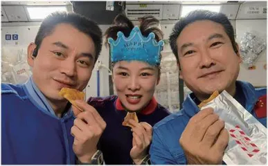 在天上一日三餐能吃到啥?将来会做饭吗?2