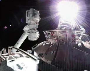 王亚平讲述出舱:“伸手摘星”的梦想实现了!(上)4
