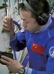 太空“种菜”什么体验?神十四航天员告诉你9