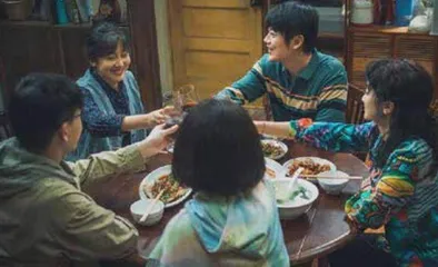 《外婆的新世界》：女性视角洞察社会百态