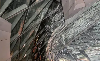 减反射玻璃：倒影也“穿”隐形衣