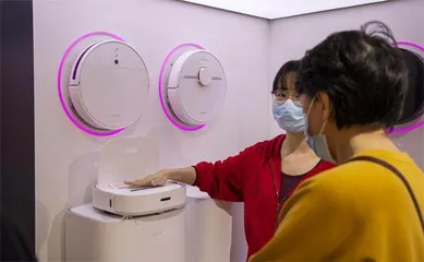鸿博股份：主业亏损 押注收购