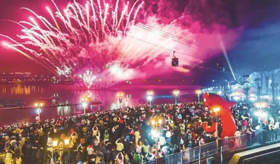 春节夜间出游热 产业集聚消费旺
