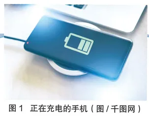 插头插入时 为何偶尔冒电火花