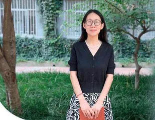 柔肩担重任 笃志绽芳华