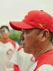 一支年轻的国家棒球队,等待出击6