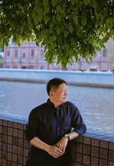 海上开繁花，繁花映光华