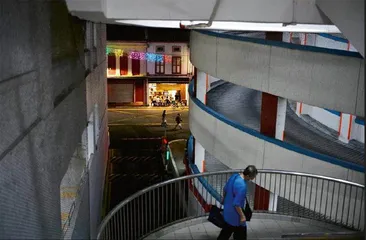 中国青年奋斗在新加坡3