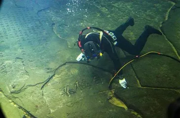 三峡文物白鹤梁水下博物馆的千年奇观