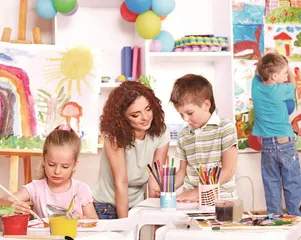 幼儿园美术小课堂:用画笔点亮想象1