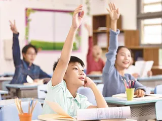 网络语言的魅力与陷阱:如何引导学生使用规范语言1
