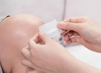 纸质无电池贴片可监测伤口愈合