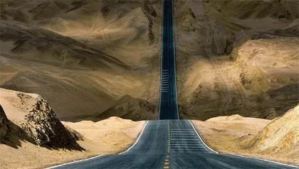 无人区中建高速公路是怎样一种体验?1