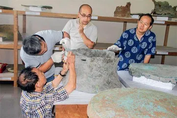 “中国—东南亚铜鼓” 系列丛书的策划与“走出去” 实践