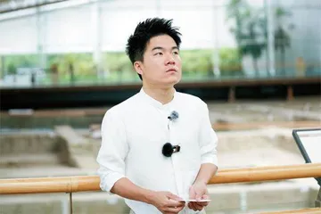 头部主播离开镜头