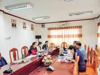 语言跨山海 出版架云桥1