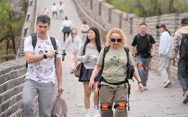 “强筋健骨”机器人