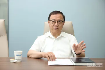 《地出》：回望地球，人类的顿悟时刻3