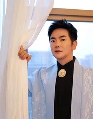 张晓龙 在喧嚣中铺陈文化经纬2