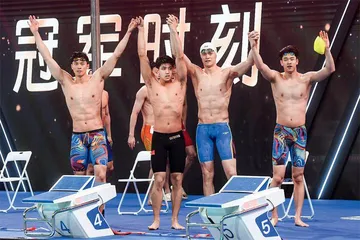 孙杨 坚定信念 重返泳池1