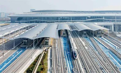 拥有廿个高铁站的大都市