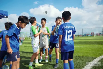 足球“南哥”背后：一个草根俱乐部的逆袭
