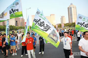 足球“南哥”背后：一个草根俱乐部的逆袭1