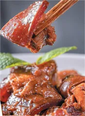 年轻人吃饭钻进菜市场2