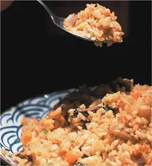 年轻人吃饭钻进菜市场3