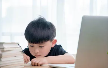 “虎爸”逼5岁孩子学高数：精神伤害也是家暴