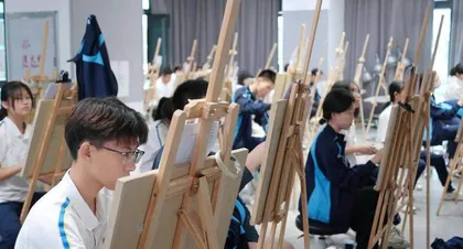  高中美术描绘光影之美，激发艺术感知