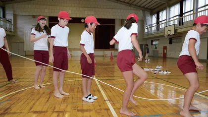 如何通过跳绳游戏培养小学生体育核心素养