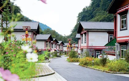 边境村吃上旅游饭2