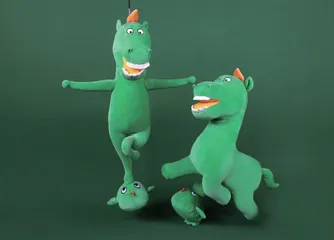 让年轻人上头的丑东西,究竟为哪般1