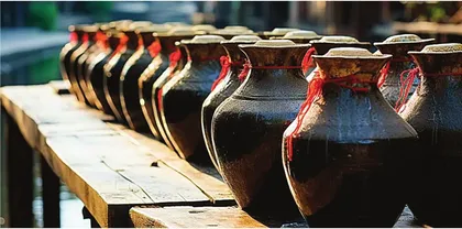 换瓶酒、开盖酒、光瓶酒……白酒行业何以乱象丛生?2