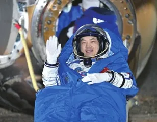 神舟载人飞船是如何返回地面的