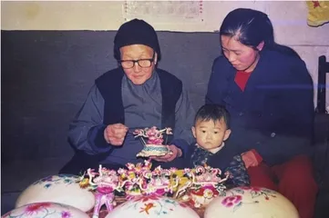 王文花：坚守70余年的面塑艺人1