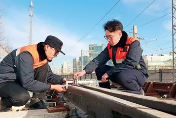 新春走基层:守护春运路的大学毕业生1