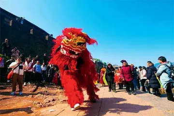 湖南凤凰:多彩民俗闹新春