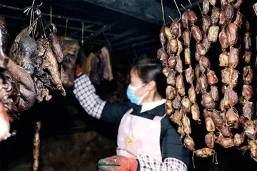备年货 年味浓