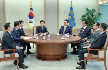 “朝小野大”的延续:韩国国会选举与政治外交动向1